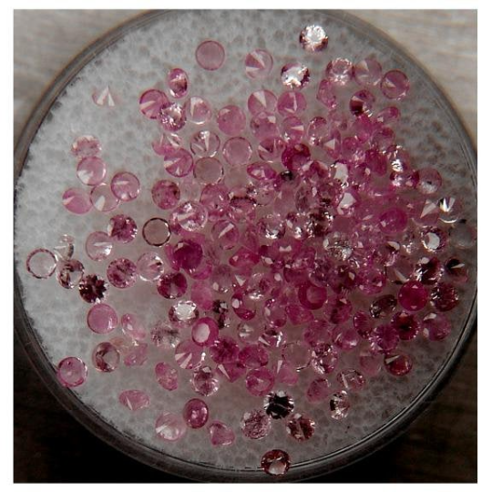 Ceylon NATURAL heat treated VS-VVS clean pastel-top pink round diamond cut parcel of melee Sapphire from Sri Lanka 1.00ct.