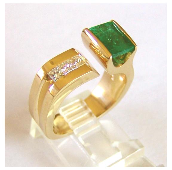Emerald Ring with Diamonds