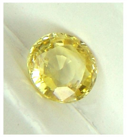 Ceylon Natural untreated VVS clean top yellow precision oval cut sapphire from Sri Lanka 2.12ct.